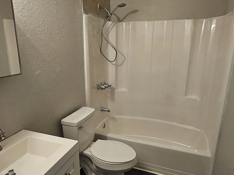 101 S Forest St #5 — Photo 7