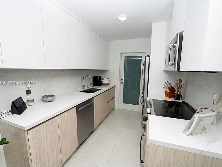 881 Ocean Dr #Townhouse 15 — Photo 19