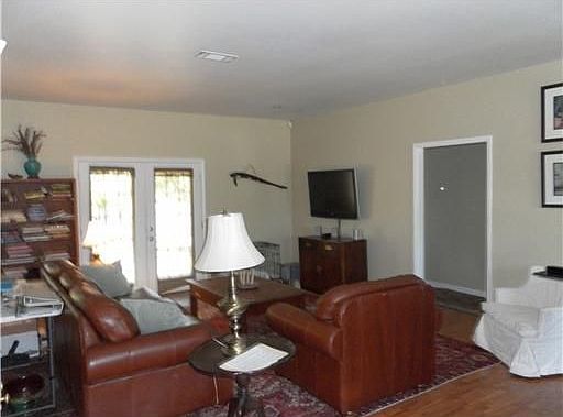 4th image of 560 Royal Oak Dr