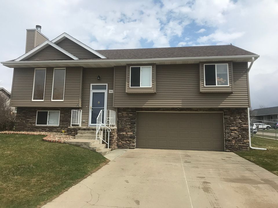 1st image of 3943 Fieldcrest Dr