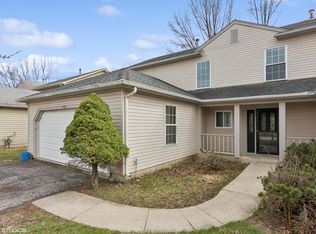 1939 Appaloosa Dr, Naperville, IL 60565