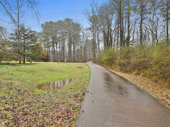 4th image of 125 Kari Glen Dr