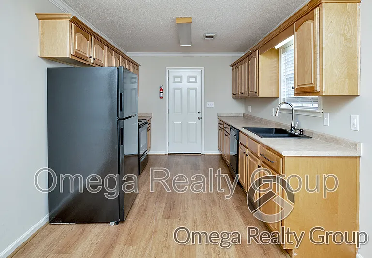 18488 Thoroughbred Dr — Photo 11