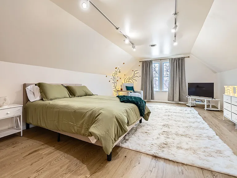 1622 Jefferson St NE #3 — Photo 1