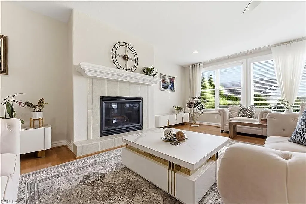 5 bed, 4500 sqft, $5,200 — Photo 3