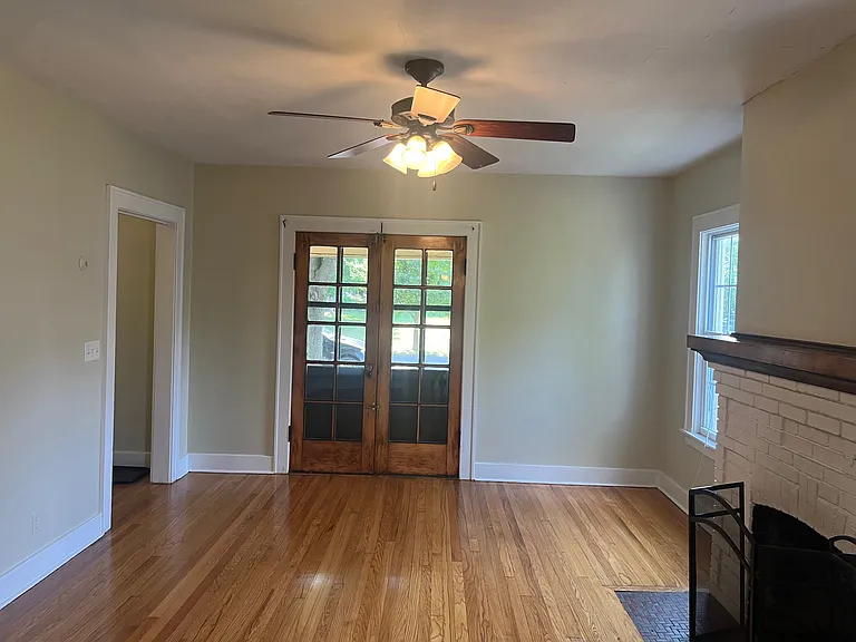311 Buckingham Ave #1 — Photo 17