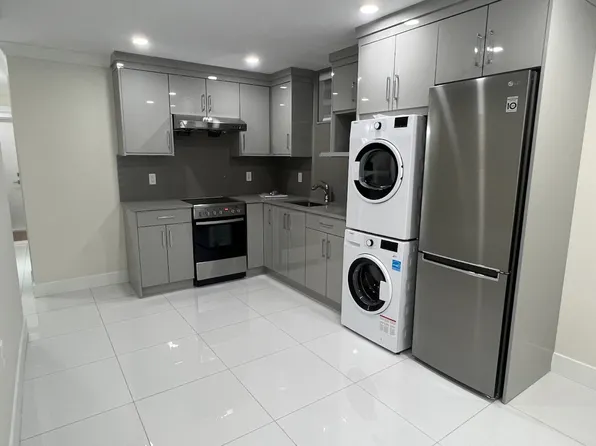 1531 E 60th Ave #8, Vancouver, BC V5P 2H4