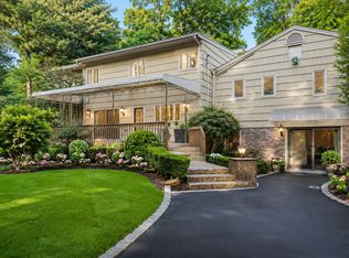 (Undisclosed Address), Great Neck, NY 11020