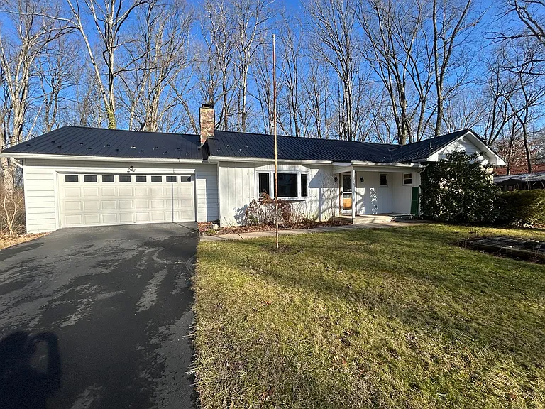643 Wiltshire Dr — Photo 1