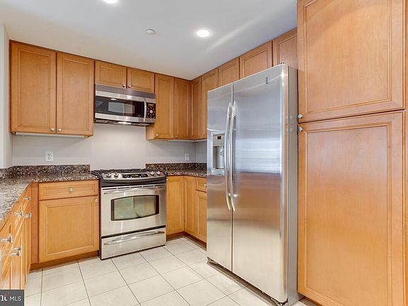 2nd image of 5 Park Pl APT 623