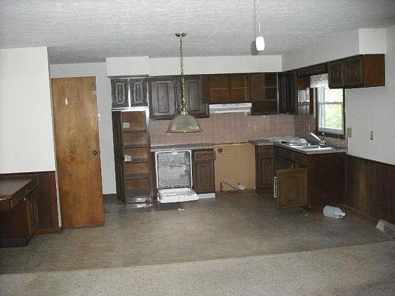 5th image of 6915 Starfire Dr