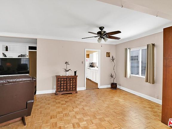 3rd image of 129 W Fairview Blvd