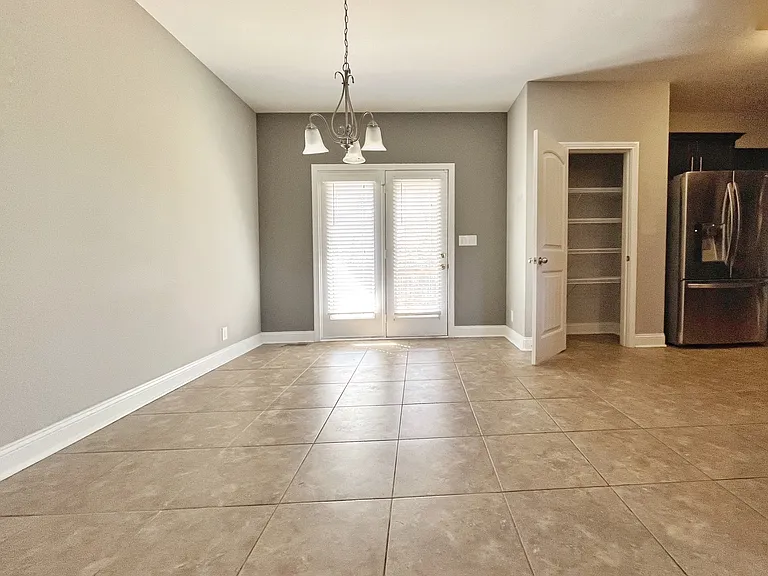 3703 Windmill Ct — Photo 6