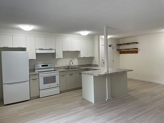 4th image of 10 Pearson Pl #1376932