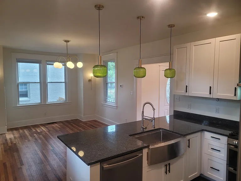3207 Woodrow Ave — Photo 9