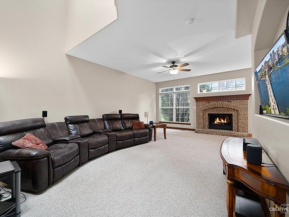 3rd image of 19 Oak Creek Ct #19