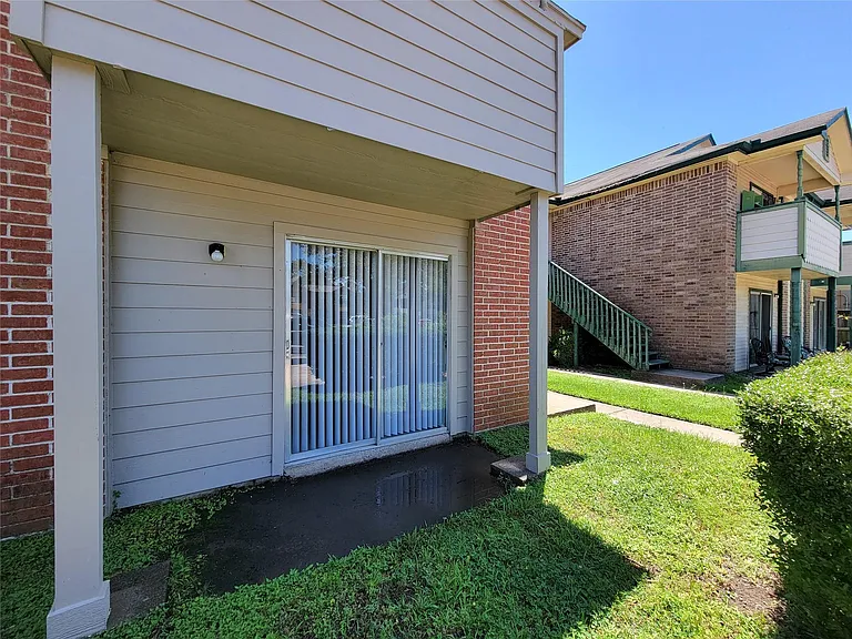 13611 Ravensway Dr #B — Photo 30
