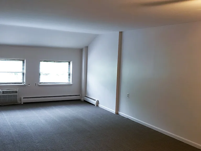 South Village II (62 Years or Older, Income Limits Restrictions Apply) — Photo 17