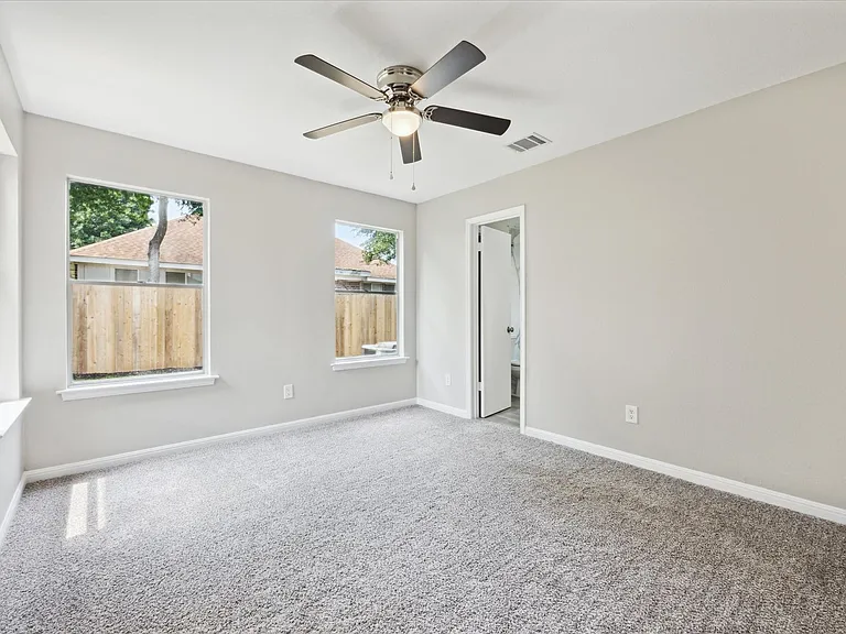 12804 Humphrey Dr — Photo 7