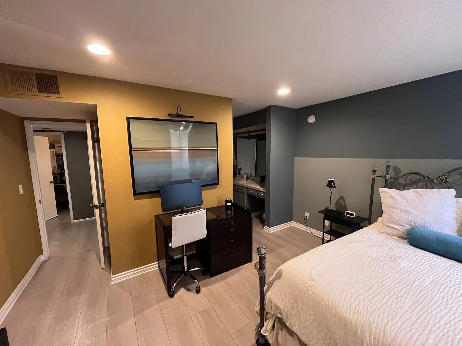 2 bed, 1200 sqft, $4,000 — Photo 4