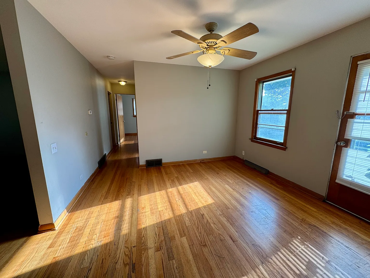 2 bed, 1060 sqft, $2,400 — Photo 3