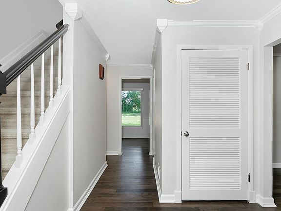 4th image of 22854 Shagbark Dr