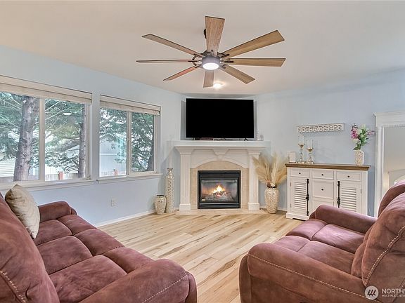 3rd image of 20519 85th Avenue Ct E