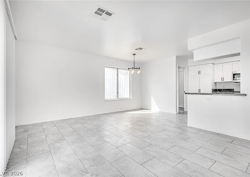 3 bed, 2.0 bath, 1405 sqft, $2,550 — Photo 4