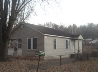 108 Swans Ln, Saint Albans, WV 25177