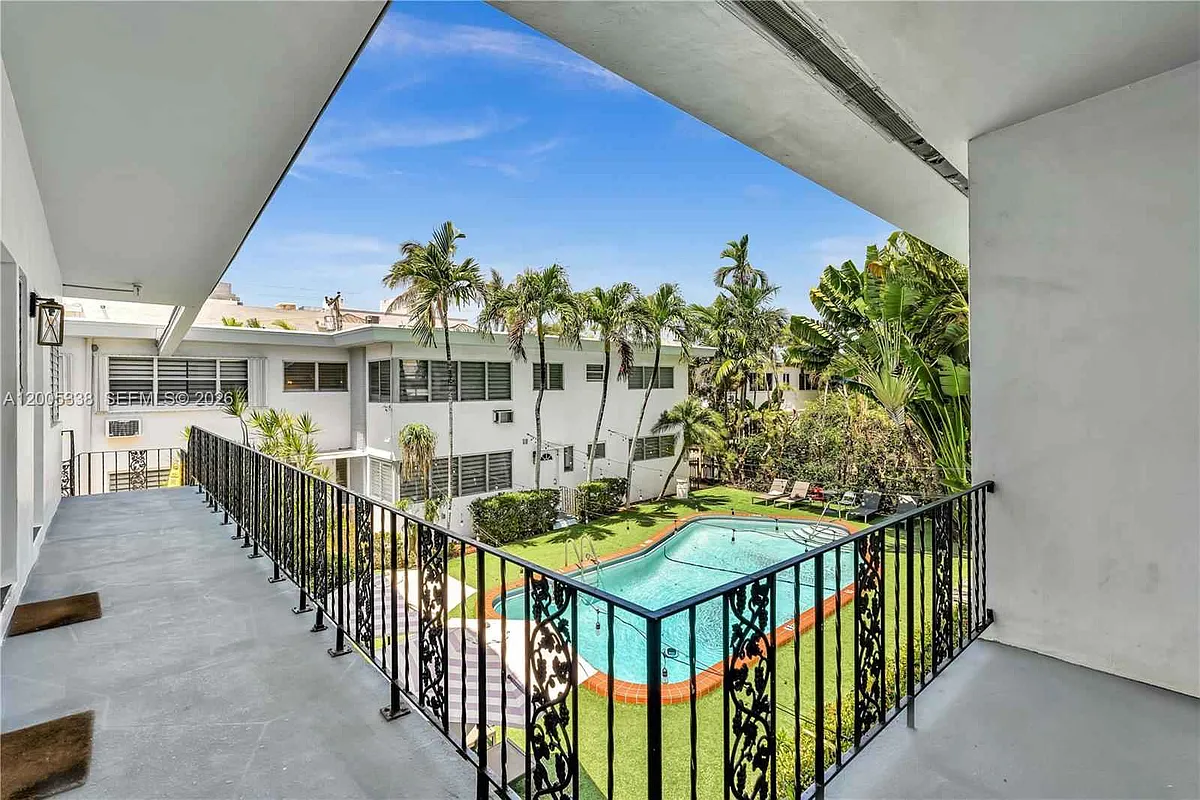 Building Photo - 10006 E Bay Harbor Dr #16