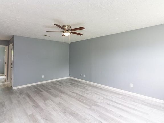 3rd image of 5523 Yucatan Dr