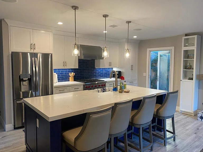 250 Avenida Monterey — Photo 22