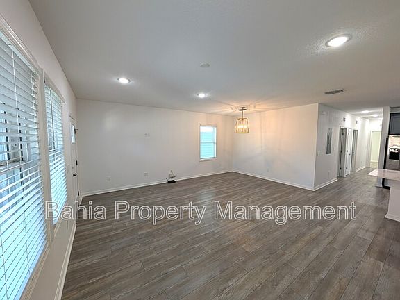 3rd image of 1707 E Columbus Dr #1