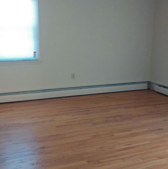 2nd image of 108 E Hillsdale Ave