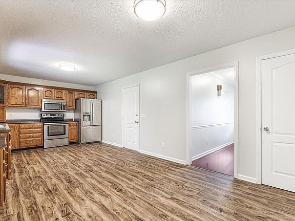 4th image of 4508 Kings Lake Ct
