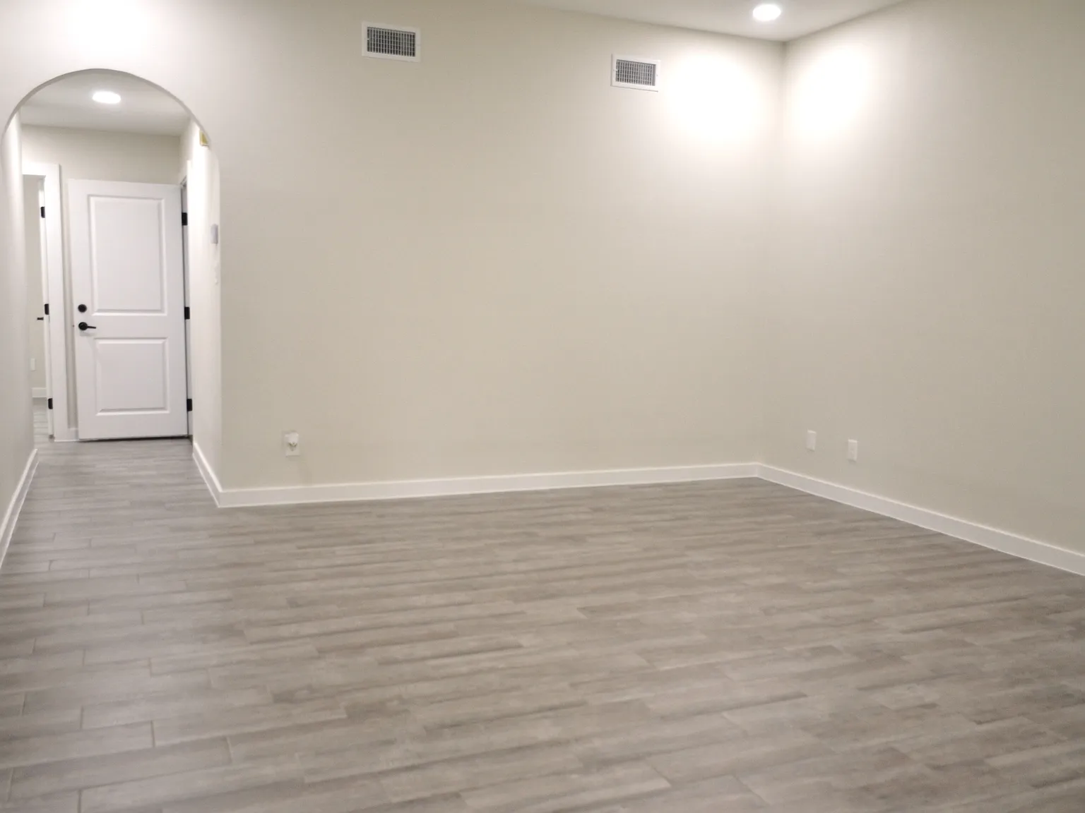 3 bed, 1760 sqft, $1,850 — Photo 2