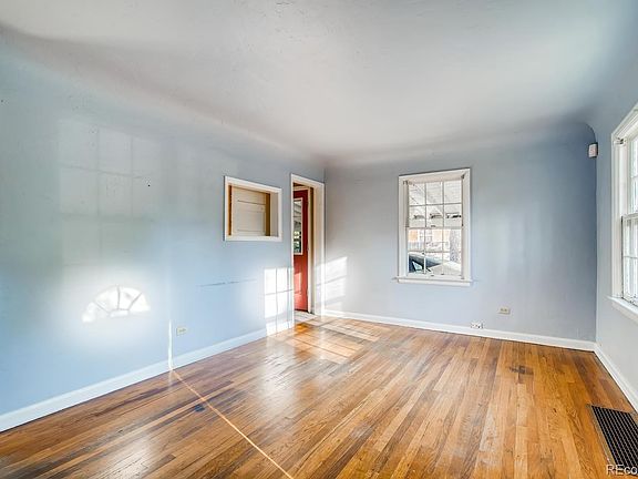 4th image of 1064 N Jasmine St