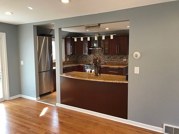 5th image of 9275 N Courtland Dr #1