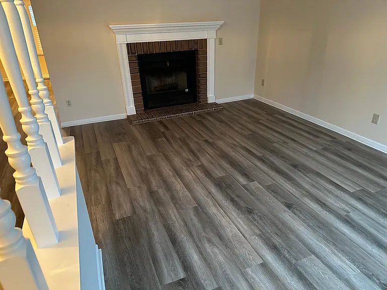 Living Room with fireplace