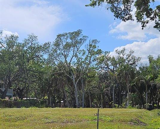 3rd image of 118 18TH STREET E LOT 12