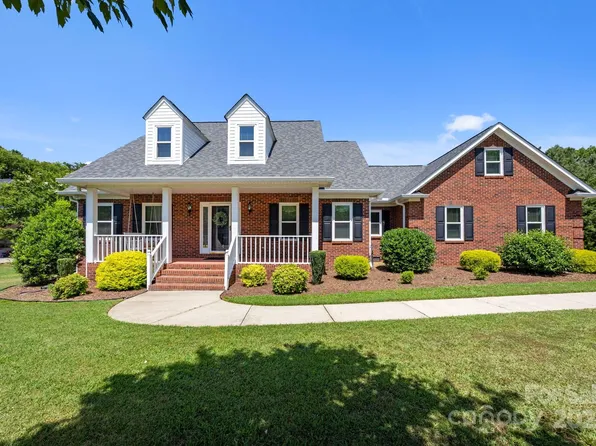 908 Haddonfield Dr, Fort Mill, SC 29708