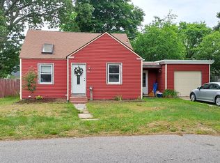 201 Pinnery Ave, Warwick, RI 02886