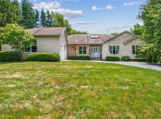 6 Glencove Dr, Greensburg, PA 15601