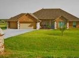1903 Riviera Dr, Tuttle, OK 73089