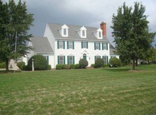 2432 Sycamore Hills Dr, Fort Wayne, IN