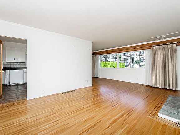 5th image of 333 E 21st St