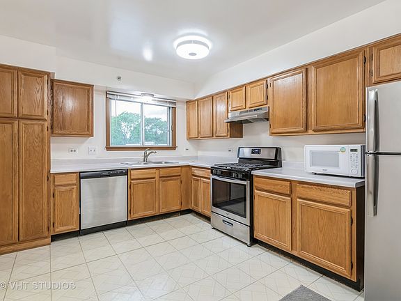 2nd image of 1516 N River West Ct APT 2A