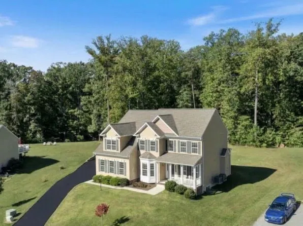 1950 Foxwood Ln, Lusby, MD 20657