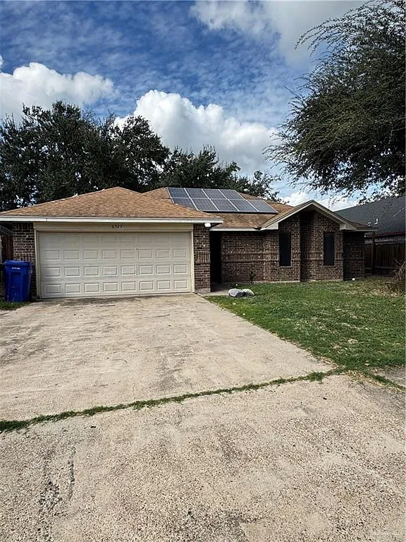 3 bed, 2.0 bath, 1464 sqft, $1,800 — Photo 2