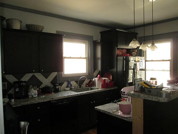4th image of 320 E Lexington St